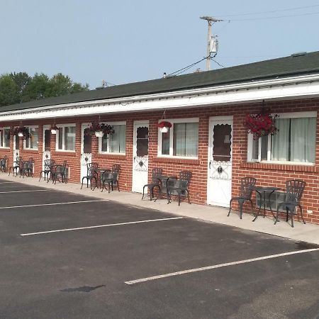 Algoma Motel Wawa Esterno foto