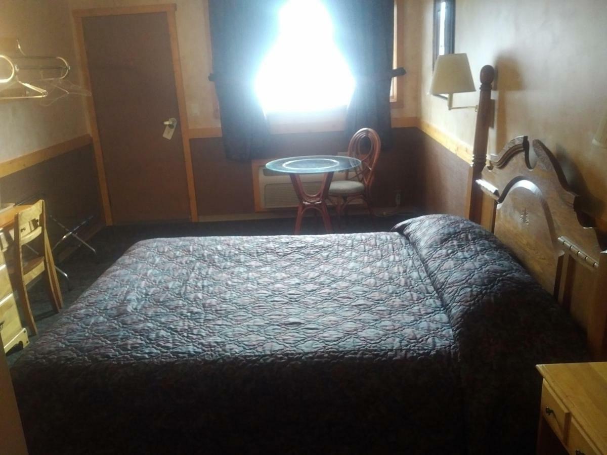 Algoma Motel Wawa Esterno foto