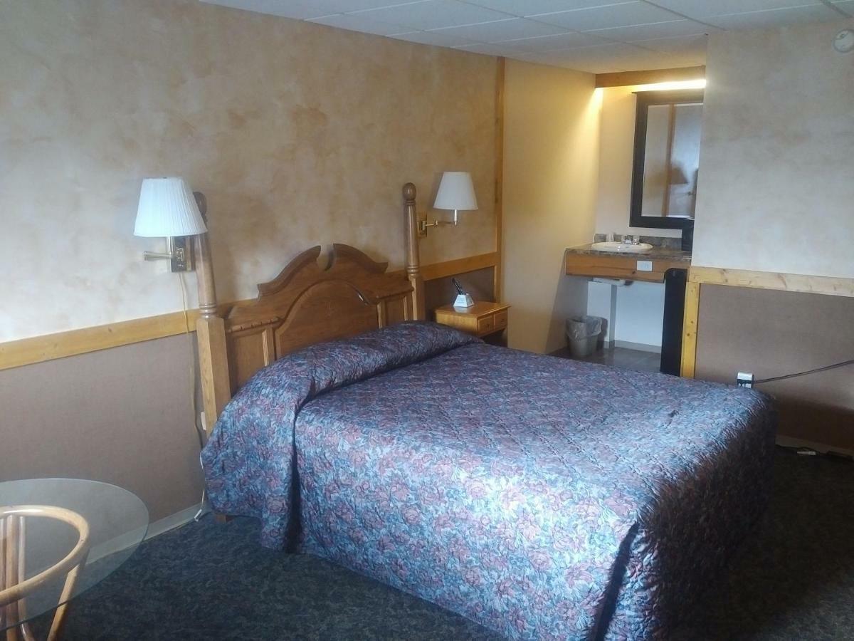 Algoma Motel Wawa Esterno foto